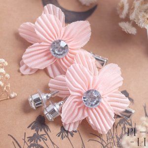 NWOT flower pink hair clip & silver stone earrings